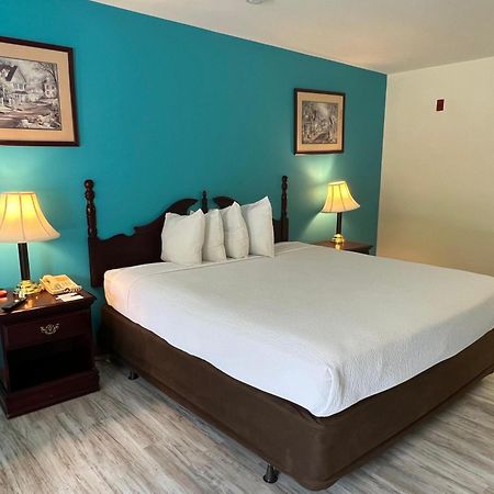 Hilltop Inn & Suites, Near Foxwoods Casino North Stonington Exteriör bild
