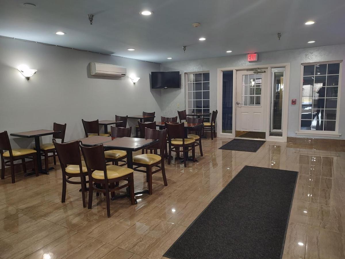 Hilltop Inn & Suites, Near Foxwoods Casino North Stonington Exteriör bild