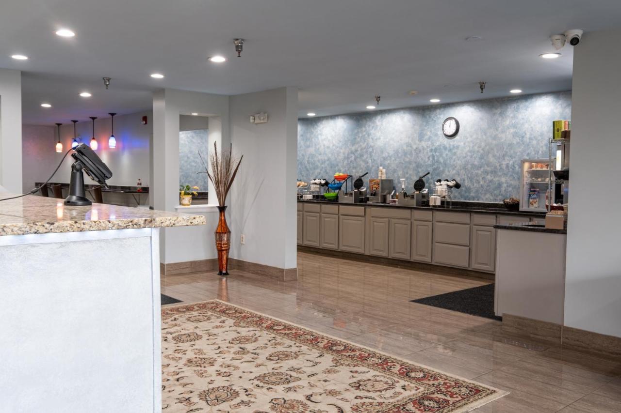 Hilltop Inn & Suites, Near Foxwoods Casino North Stonington Exteriör bild