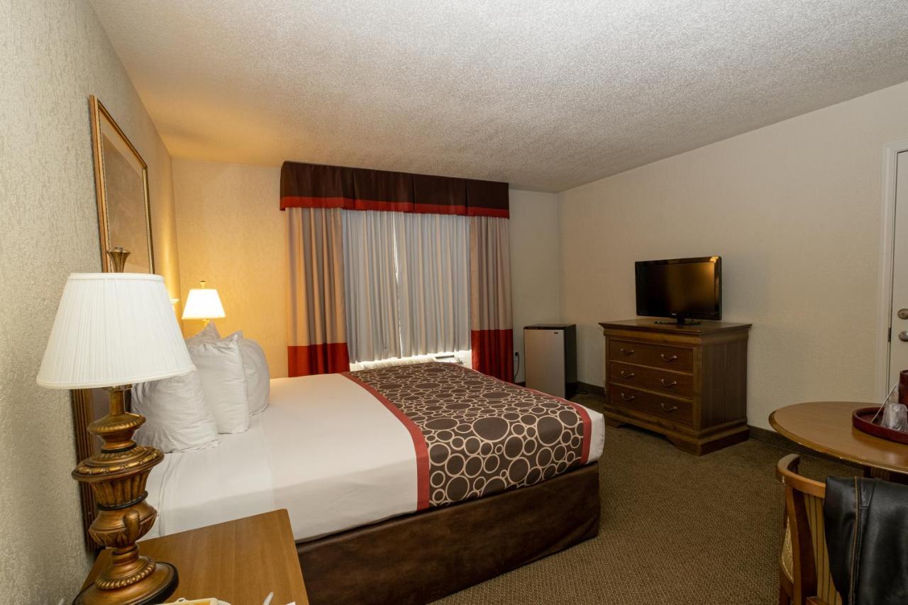 Hilltop Inn & Suites, Near Foxwoods Casino North Stonington Exteriör bild
