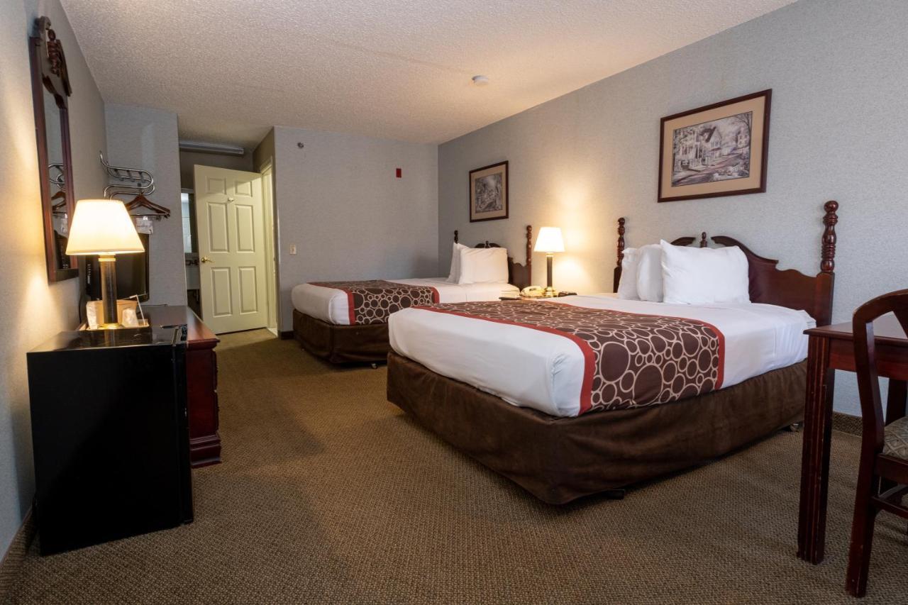Hilltop Inn & Suites, Near Foxwoods Casino North Stonington Exteriör bild