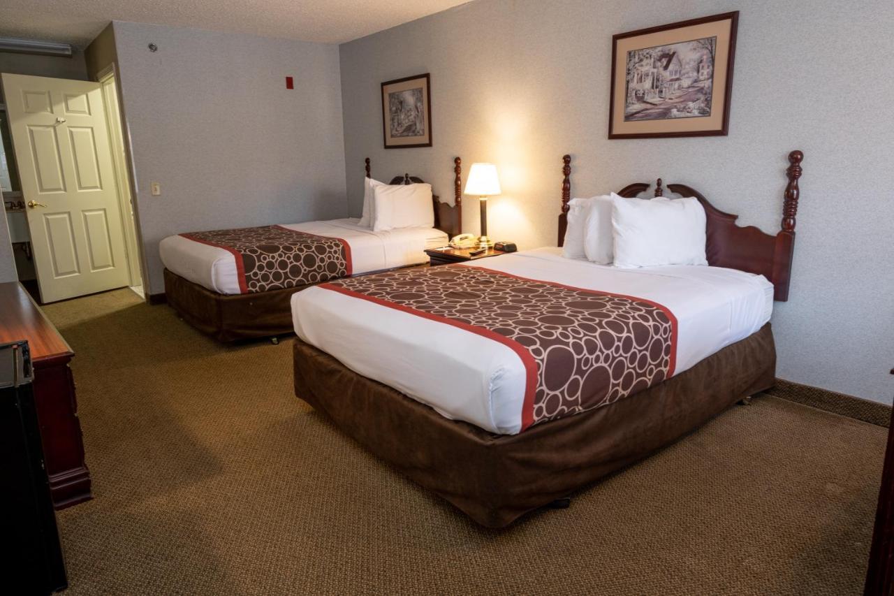 Hilltop Inn & Suites, Near Foxwoods Casino North Stonington Exteriör bild