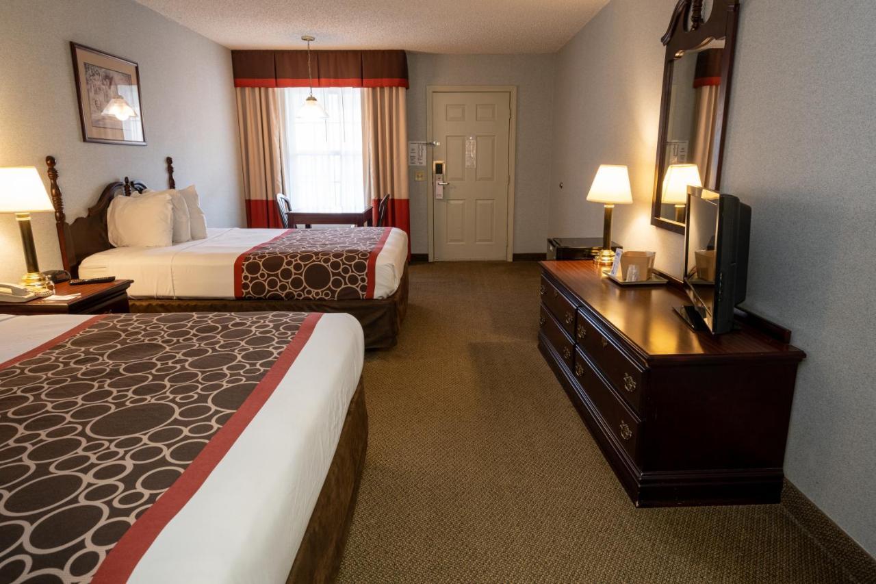 Hilltop Inn & Suites, Near Foxwoods Casino North Stonington Exteriör bild
