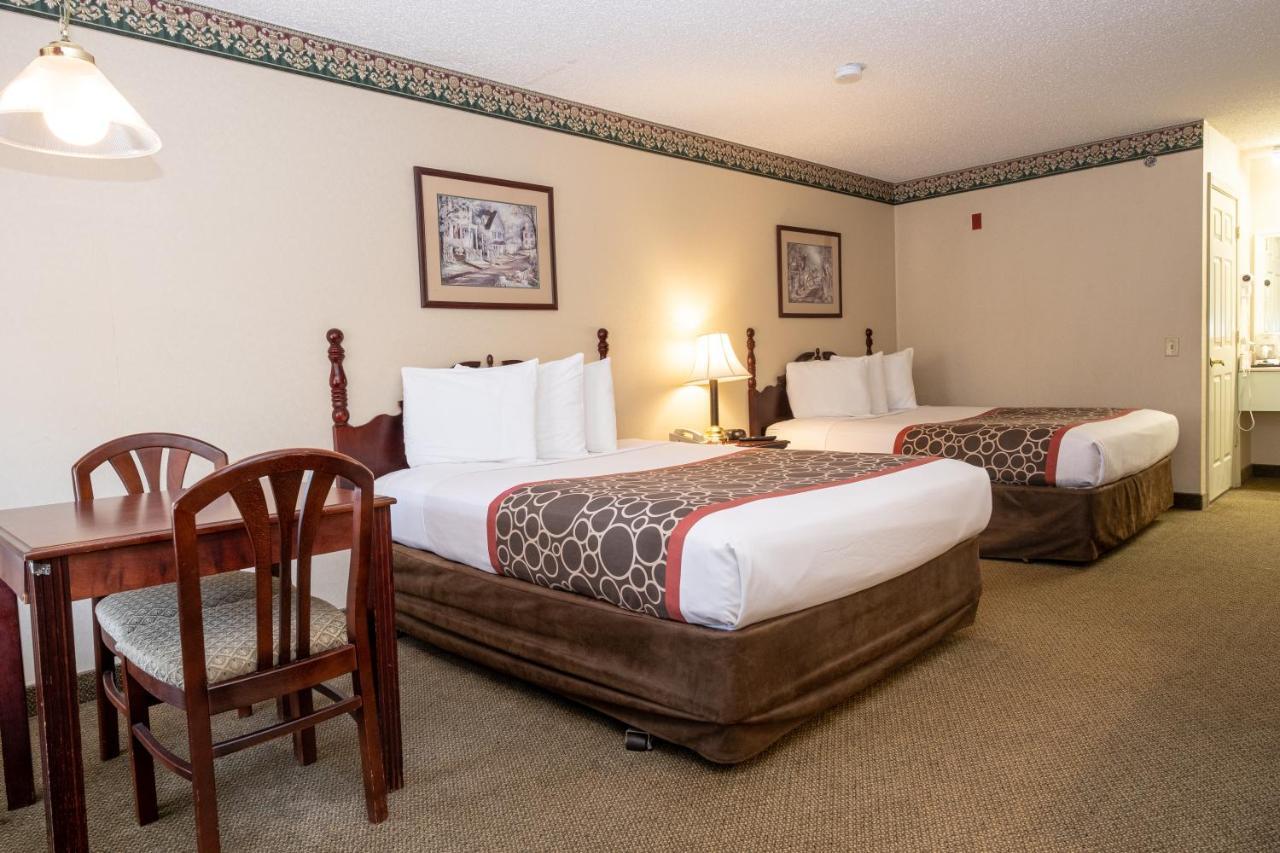 Hilltop Inn & Suites, Near Foxwoods Casino North Stonington Exteriör bild