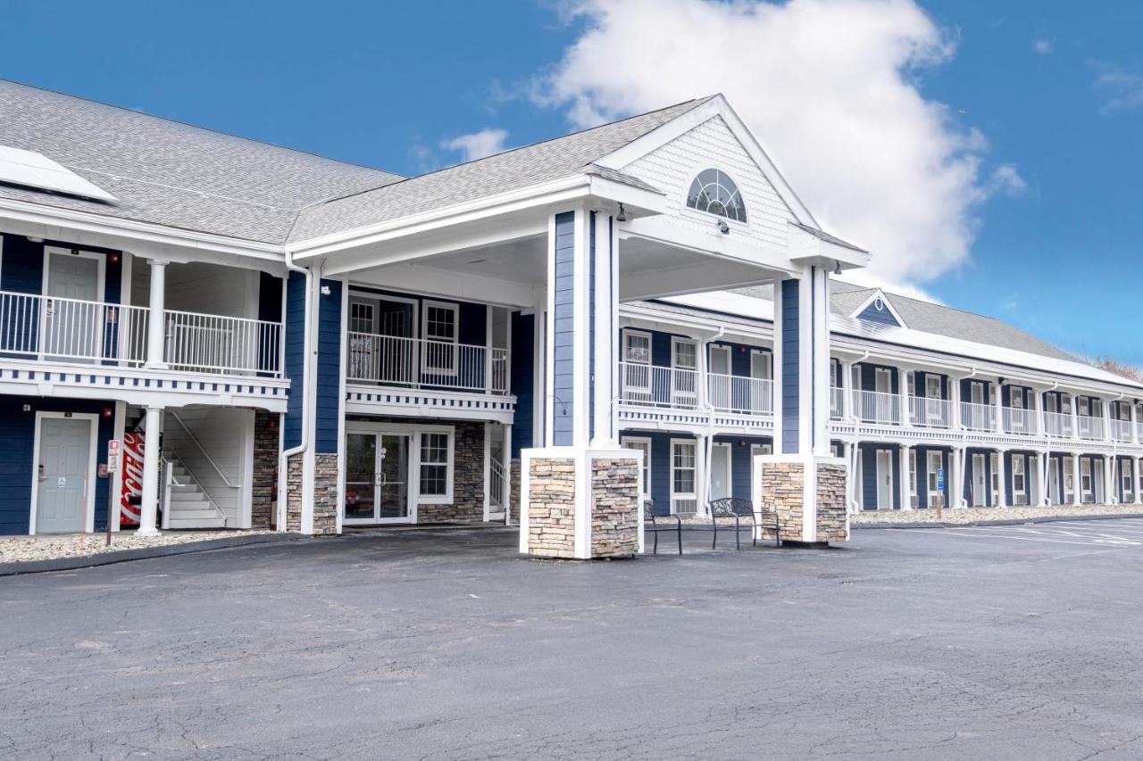 Hilltop Inn & Suites, Near Foxwoods Casino North Stonington Exteriör bild