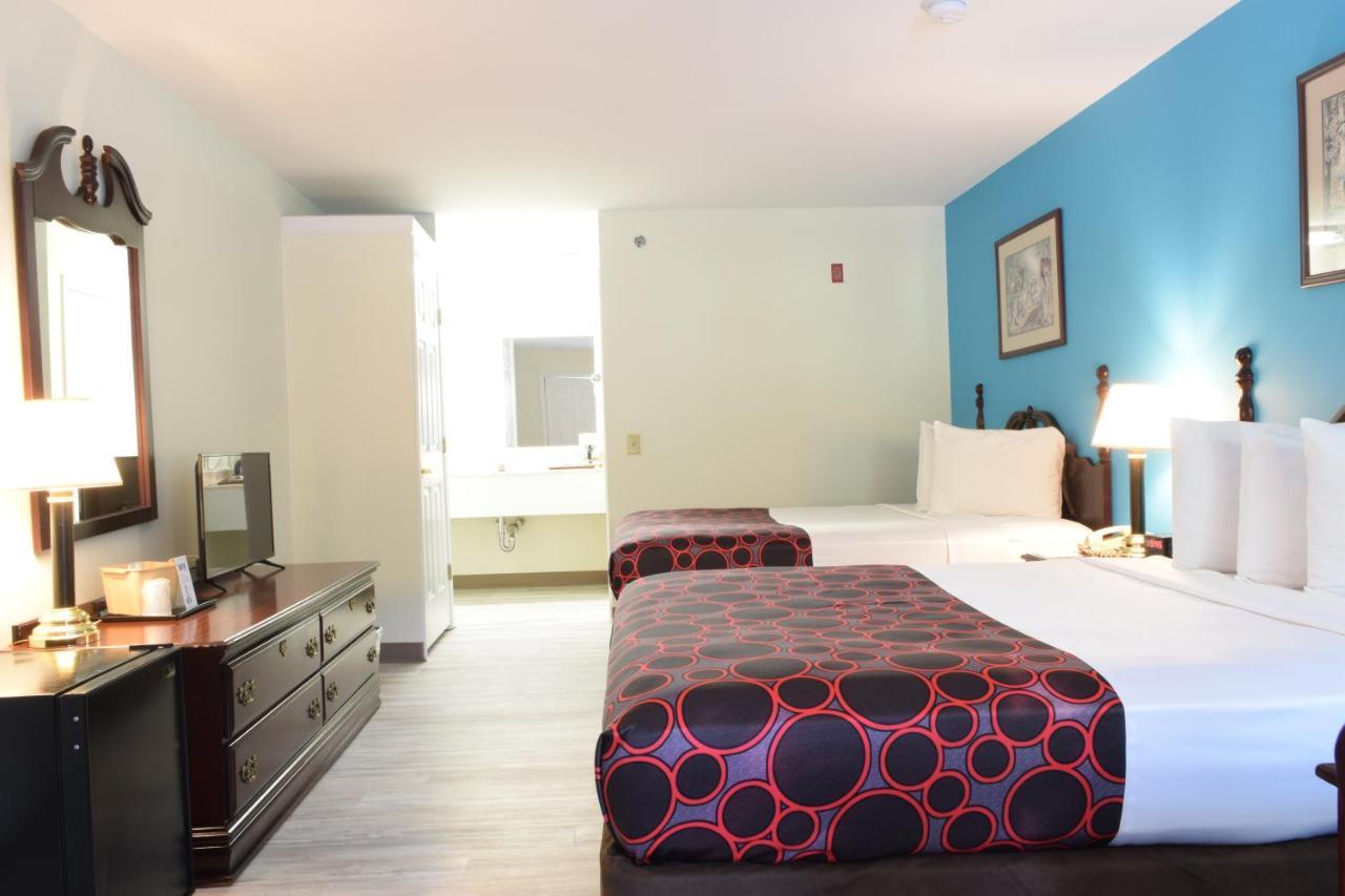 Hilltop Inn & Suites, Near Foxwoods Casino North Stonington Exteriör bild