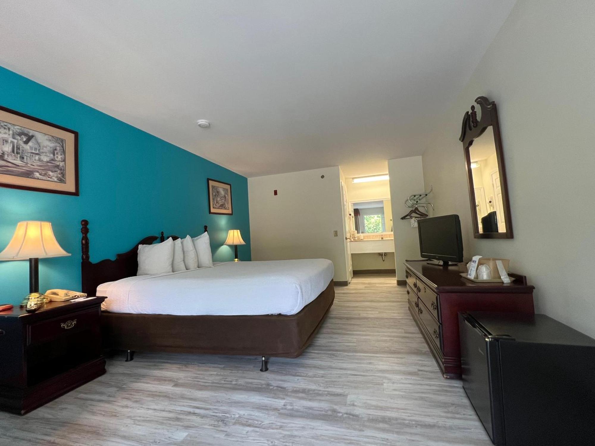Hilltop Inn & Suites, Near Foxwoods Casino North Stonington Exteriör bild